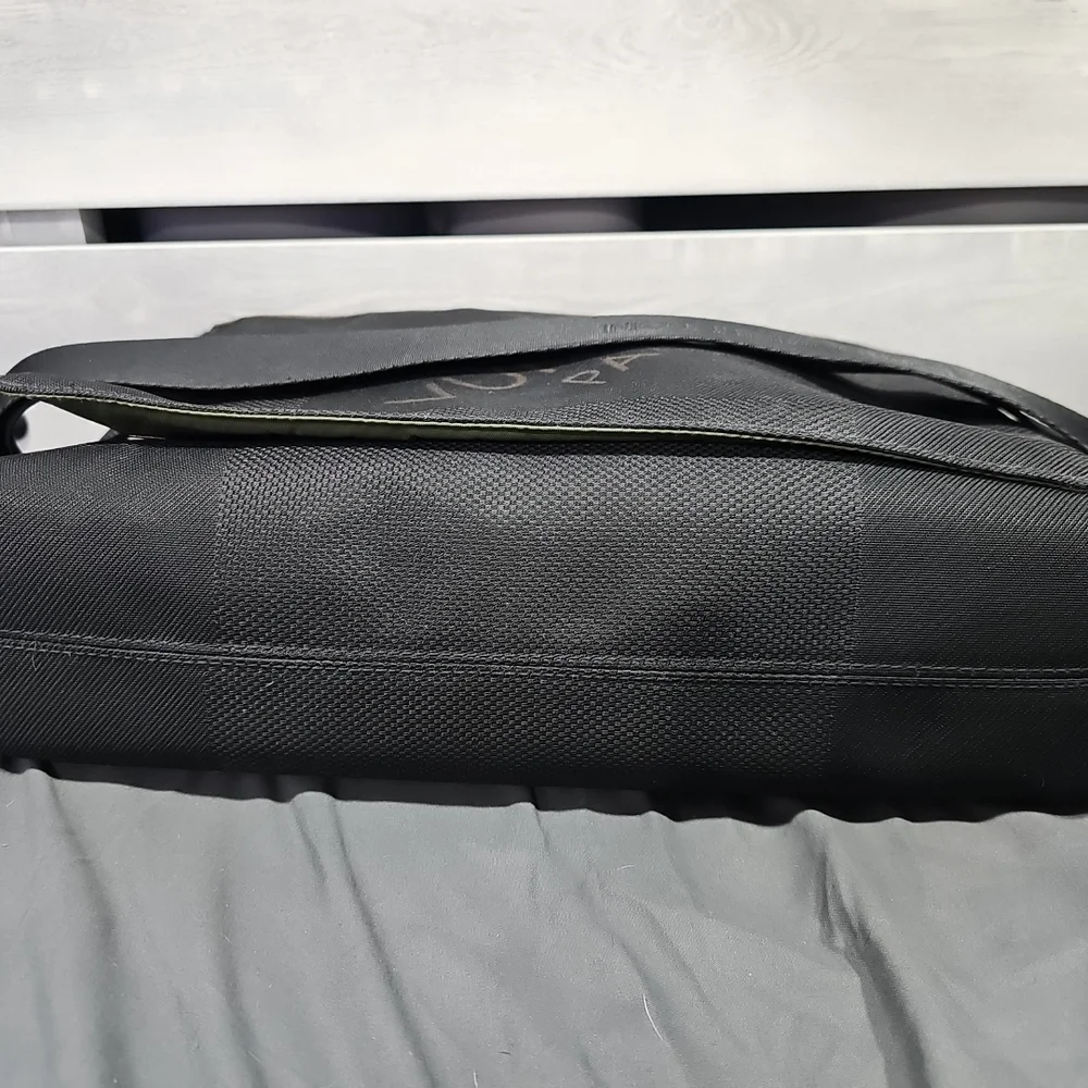 Louis Vuitton Black Men's Bag - Picture 4 of 13